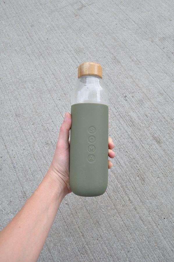 Image of an Olive Colored Soma Water bottle with a bamboo cap